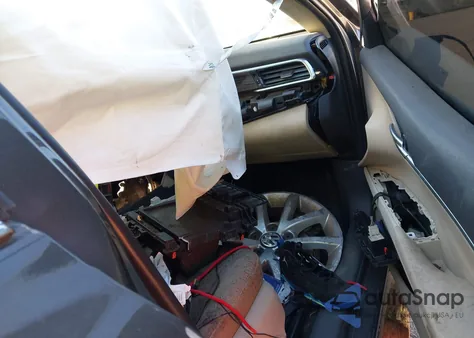 2018 Toyota Camry Le из США, поврежденный, VIN 4T1B11HK5JU569675